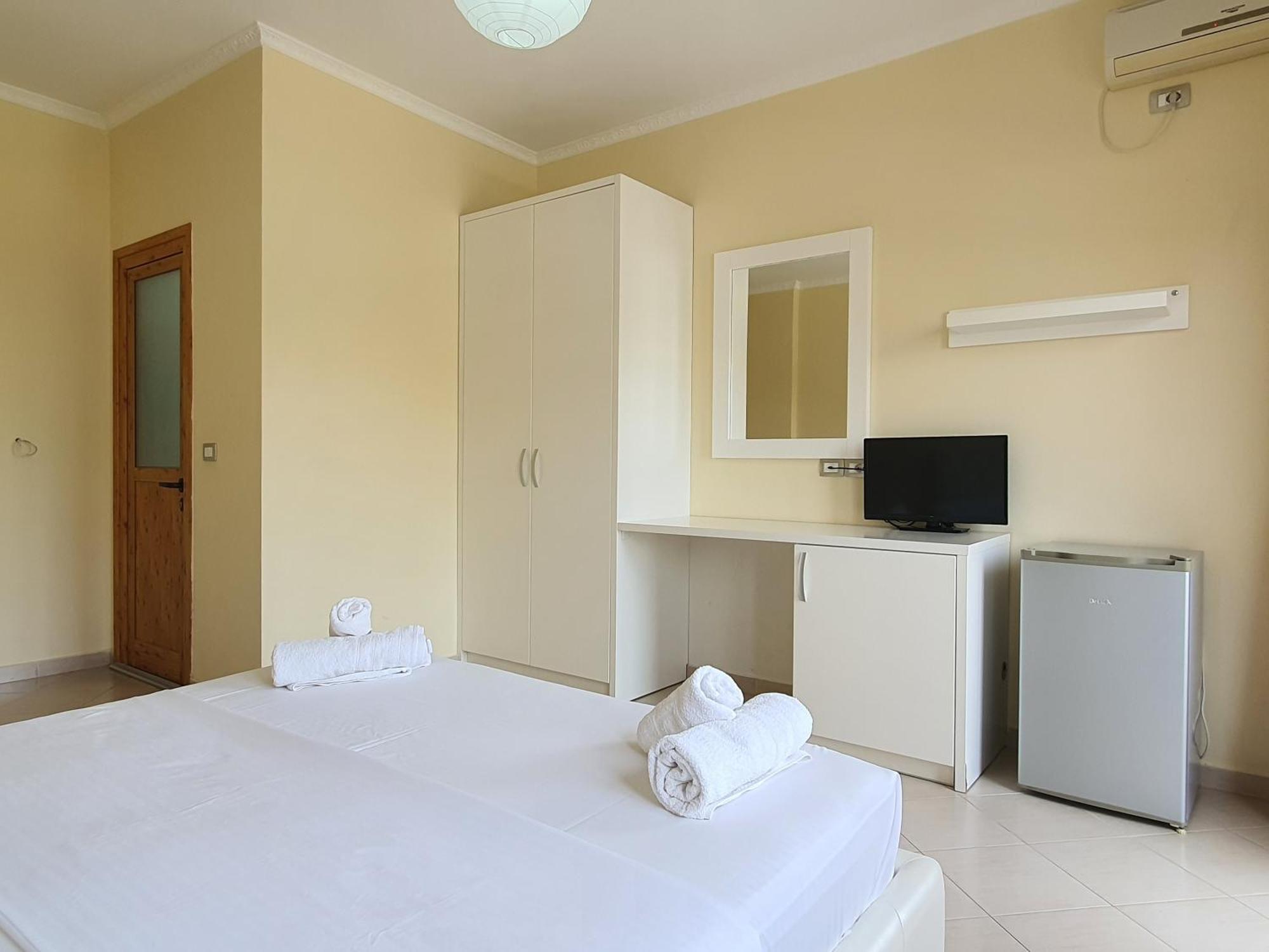 Mintt Hotel Ksamil Exterior foto